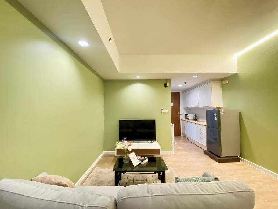 Baan Nonzee Condo Kingsize Bed Big Room In Sathorn Bangkok Exterior photo